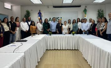 Santiago apuesta por un vuelo directo con Colombia para consolidarse como el gran destino urbano y cultural del norte dominicano Durante la reunion se destacó que la apertura de una ruta aérea directa entre Santiago y Colombia representaría un paso trascendental para fortalecer la conectividad internacional del Cibao, impulsar el turismo, facilitar los intercambios comerciales y académicos, estimular el turismo de salud