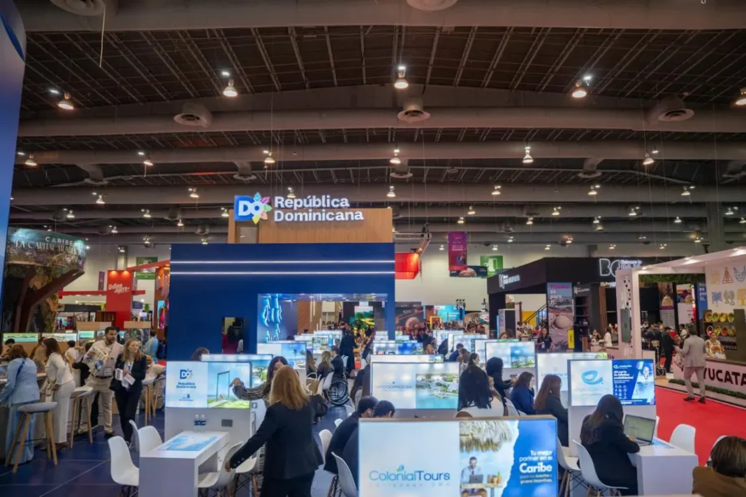 Vista del pabellón de República Dominicana en la IBTM América 2026 realizada en Ciudad de México.