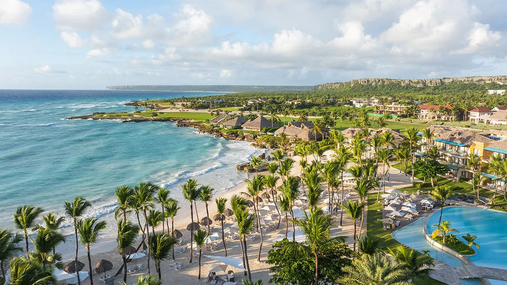 Vista panorámica de uno de los hoteles de mayor lujo y mayor tarifa en Cap Cana, República Dominicana en la que una noche puede costar alrededor de $2 mil dólares.
