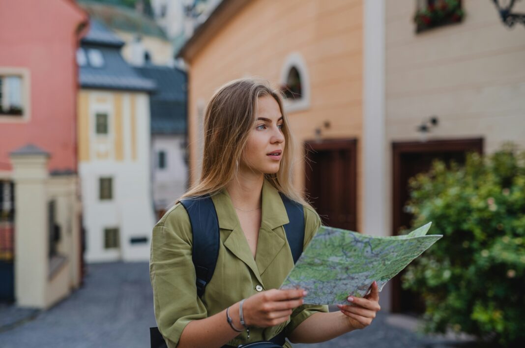 El incremento de las mujeres que viajan ha hecho que las plataformas digitales de movilidad integren funcionalidades que ayuden a reducir la incertidumbre y brindar mayor confianza al viajar.