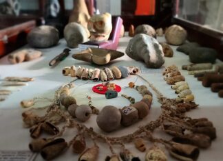 El legado taíno, protagonista de Selecta RD 2026, la feria de los artesanos dominicanos en su cuarta edición en la Ciudad Colonial PIezas de artesanía indígenas expuestas en el Museo Taíno de Guananico, Puerto Plata.