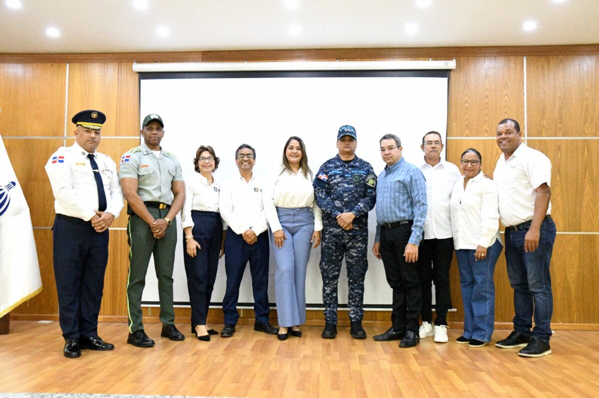La agenda que impulsa el clúster turístico y el Coapolv de La Vega bajo el título de “Septiembre: Mes de la Fe, la Cultura y la Identidad Dominicana”, busca orientada a promover el turismo, la historia, la cultura, la seguridad y el patrimonio de la provincia. En la imagen los líderes de la iniciativa vegana.