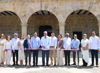 El Ministerio de Turismo entrega remozado el Museo Diego Colón Palacio Virreinal En el acto junto a los ministros de Turismo y de Cultura, y del BID que financió parte de la obra, el presidente Abinader destacó todo el aporte hecho por su gestión en lo cultural y por el desarrollo de la Ciudad Colonial Santo Domingo.