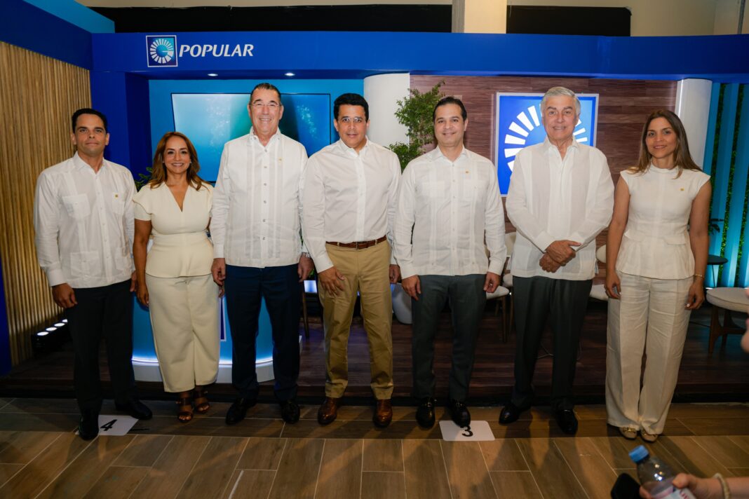 De izquierda a derecha, los señores Hugo González, Aguie Lendor, Juan Manuel Martín de Oliva, David Collado, Robinson Bou, Juan Bancalari y Elisha Fermín.