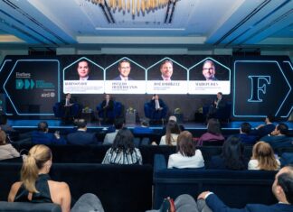 Banco Popular lidera el financiamiento al sector energético con un 46% destinado a energía renovable La cartera energética de la entidad bancaria ronda los US$1,600 millones, según explicó el señor Robinson Bou, vicepresidente ejecutivo de Negocios Empresariales y de Inversión del Banco Popular.