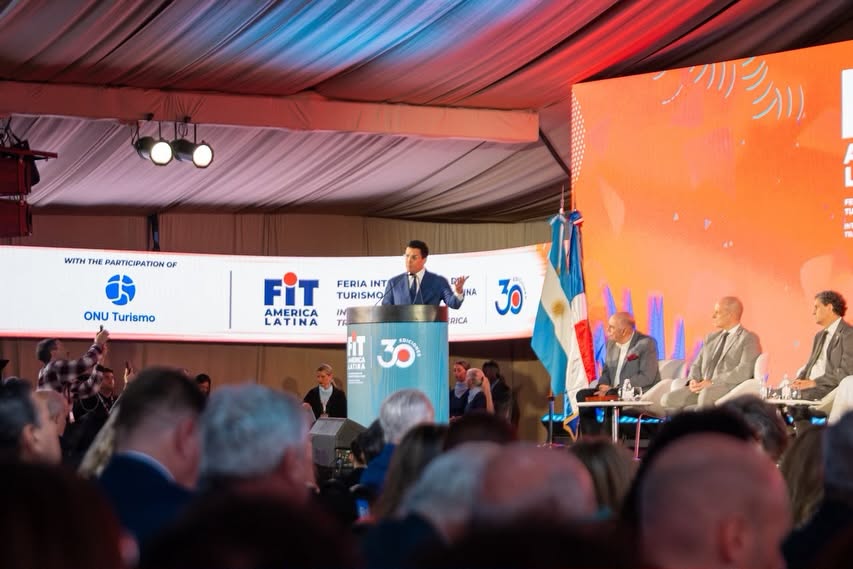 Como País Invitado de Honor, el destino desplegó su mayor delegación empresarial en la feria, presentó su campaña “Siente República Dominicana” y apunta a los 500,000 turistas argentinos en 2026.