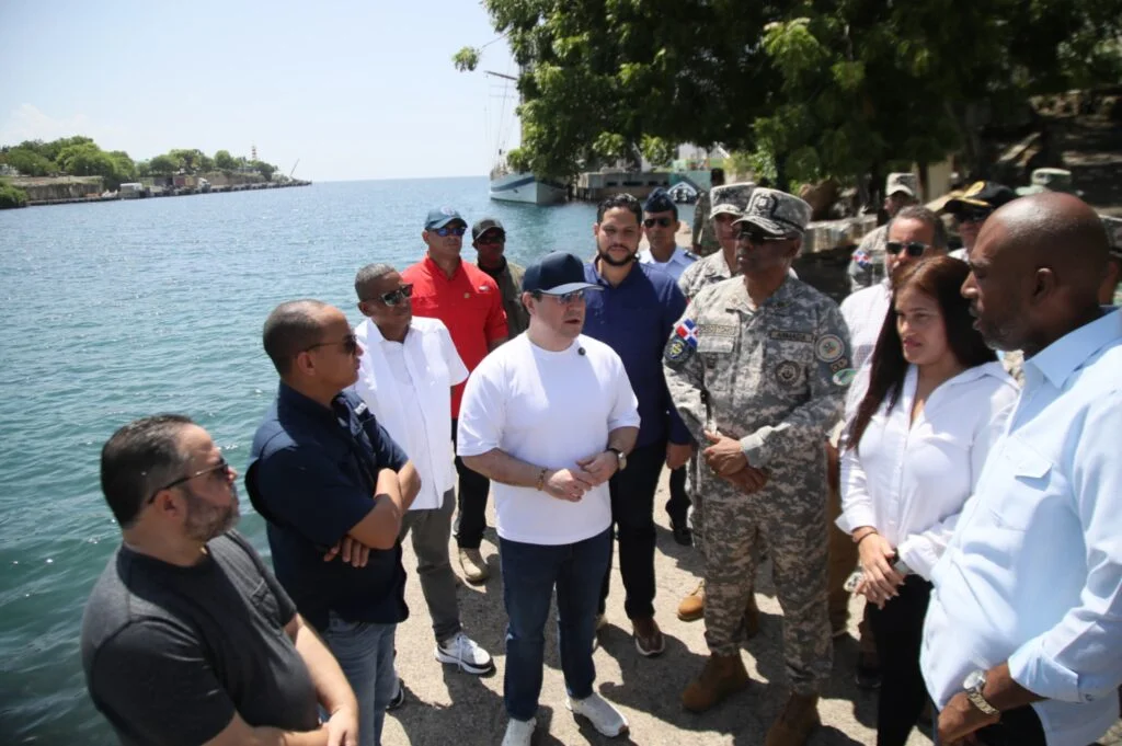 Alejandro Campos supervisa el Puerto de La Romana y anuncia inicio de su remodelación para reforzar la seguridad nacional.