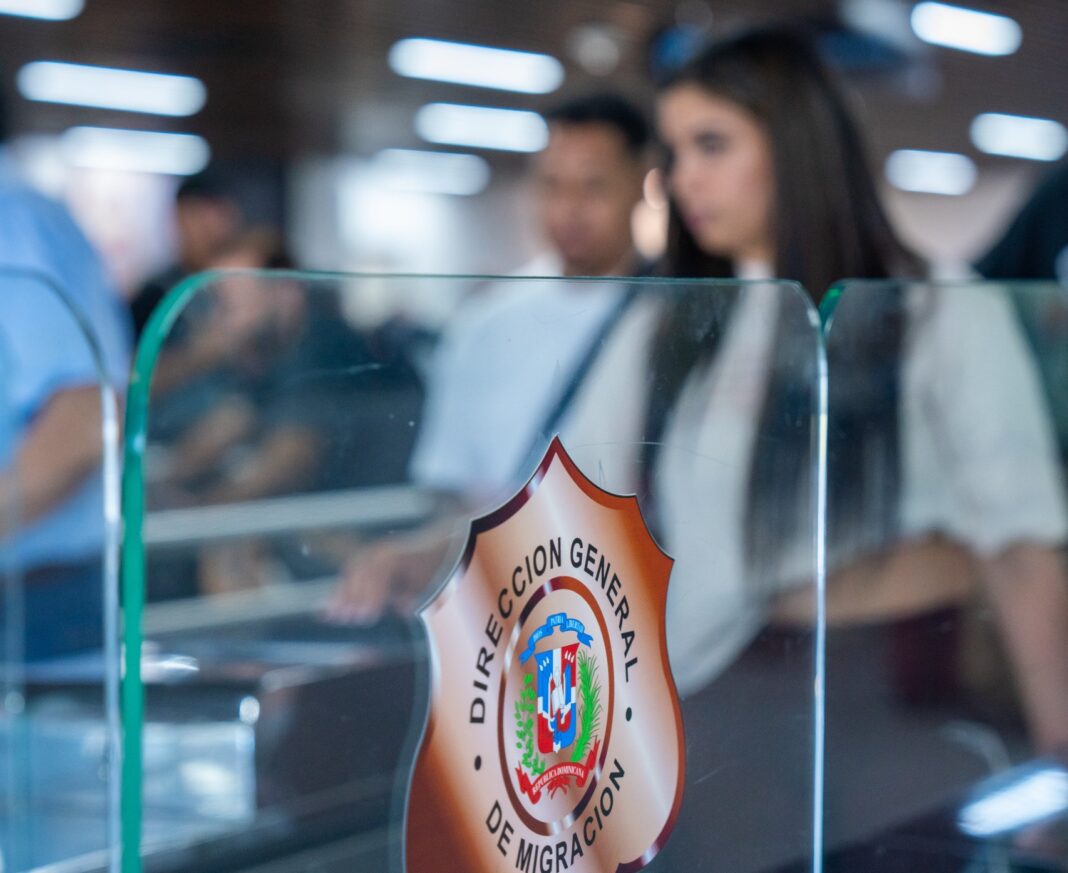 La llegada del Autogate a Punta Cana tiene un peso simbólico y práctico considerable. Se trata de la terminal aérea con mayor volumen de pasajeros del país, principal puerta de entrada y salida del turismo internacional