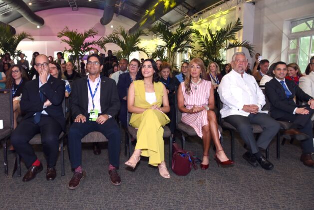 Parte del p&uacute;blico que asisti&oacute; a la apertura del SDQ Mice Santo Domingo 2026