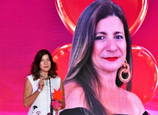 Luisa Feliz es galardonada en los Premios Mujeres que Brillan de Days to Shine por su destacada trayectoria gastronómica Con una trayectoria impecable en los medios de comunicación y el sector turístico, Luisa Feliz se ha consolidado como un referente indiscutible de la culinaria dominicana que la hicieron merecedora del galardón de Gastronomía de los Premios Mujeres que Brillan de Days to Shine.