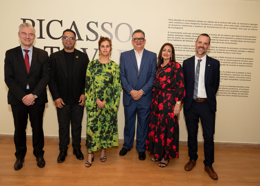 Patrick Bosdure, Alescar Ortiz, Carlota Macedo, Fernando Báez, Nancy Tavárez de Báez y Thomas Ducroquet