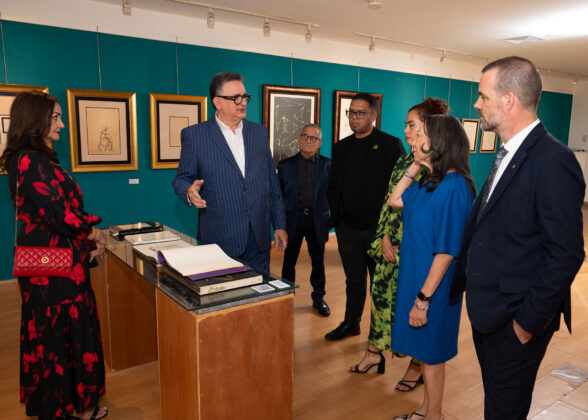 Fernando B&aacute;ez al momento de la inauguraci&oacute;n de la exposici&oacute;n &ldquo;Picasso & Tovar Acciones Morfol&oacute;gicas&rdquo;
