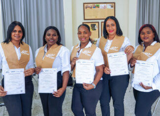 Infotep, Genera ITM y Port Samaná gradúan 47 participantes del Diplomado Distintivo Puertos de Cruceros de Arroyo Barril Durante este año 2026, Infoetp ha ejecutado 332 acciones formativas con más de 6,300 participantes en la provincia. En la imagen Graduadas del Diplomado Distintivo Puertos de Crucero en Samaná.