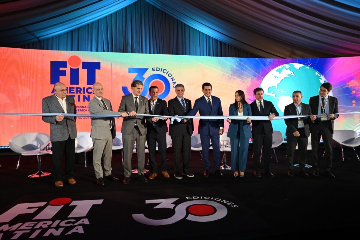 Momento de la apertura oficial de la FIT Argentina 2026 con la participación de David Collado, ministro de Turismo dominicano.