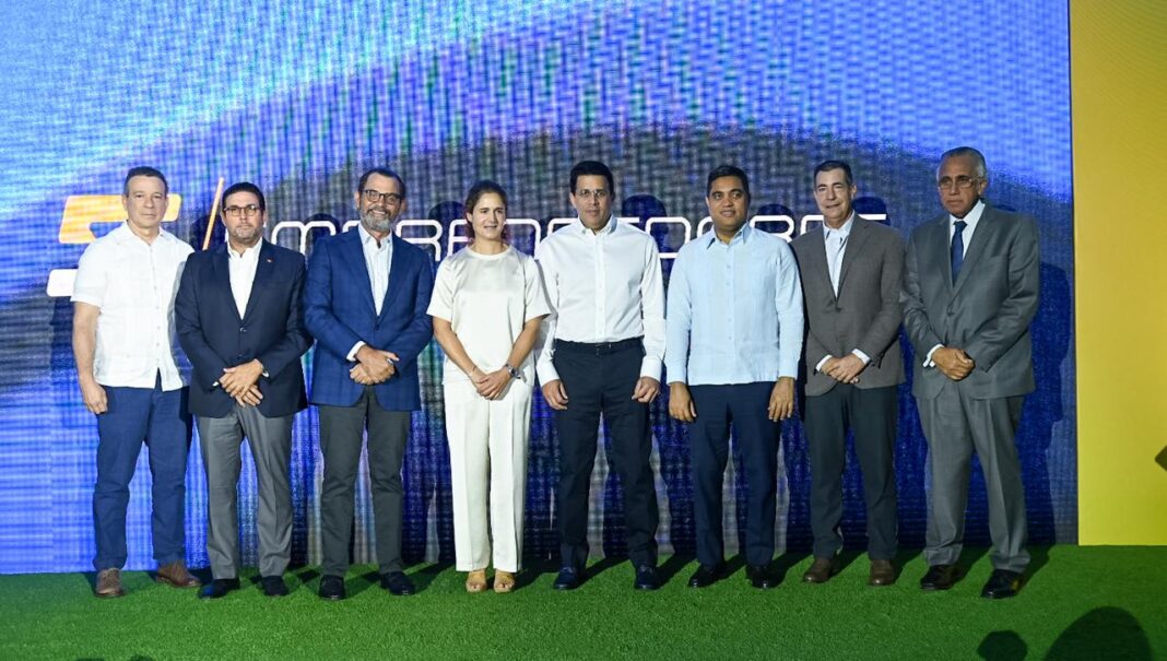 El ministro de Turismo y símbolo del emprendedurismo en país destacó la visita de la ex golfista mexicana Lorena Ochoa a la República Dominicana.