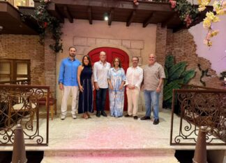 Restaurant Week 2026 inicia en Punta Cana y abre la ruta gastronómica nacional Del 1 al 6 de septiembre, restaurantes y hoteles del destino ofrecerán menús especiales como parte de una iniciativa que este año conecta cinco destinos del país. En la imagen Omar Cepeda, Lisette Olivares, Giancarlos Bonarelli, Filipo Ciccone y Ariel Tavarez en la apertura de Restaurant Week. Foto Asonahores.