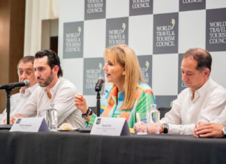México, la única economía latinoamericana en el top 10 mundial de dos rankings claves del turismo Además de los dos rankings de la industria de viajes y turismo, Gloria Guevara, del WTTC al centro, dio a conocer siete recomendaciones para atraer inversión hacia el sector turístico durante un encuentro con la prensa mundial este viernes.