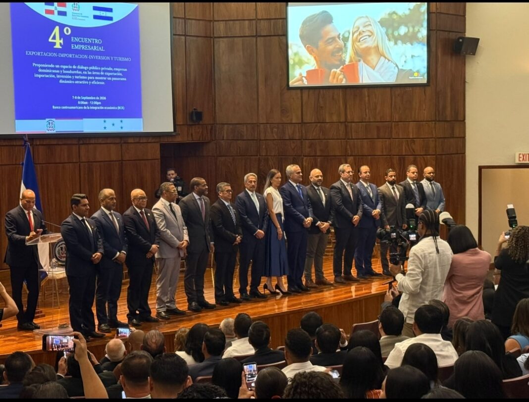 El Foro reunió a destacadas autoridades de los sectores público y privado de Honduras y República Dominicana