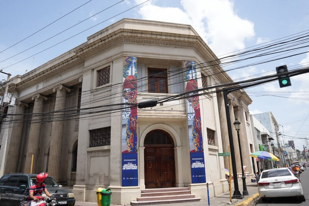 Vista frontal actual del Museo de Historia y Tradiciones de Santiago. Foto Ministerio de Cultura.