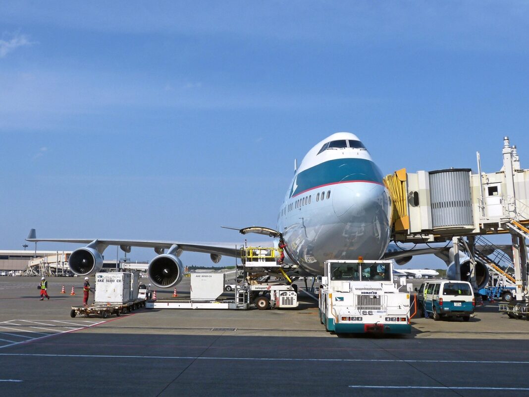 El movimiento internacional de mercancías por vía aérea alcanzó 334.099 toneladas métricas durante julio, con Brasil y Colombia como principales impulsores del crecimiento regional, según ALTA