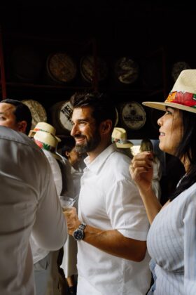Parte del p&uacute;blico en el acto del museo Macorix House of Rum de Puerto Plata.