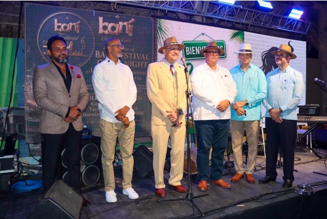 El encuentro reunió cigarros dominicanos, jazz, ron, whisky y gastronomía local en la costa de Matanzas, en una apuesta por diversificar las experiencias turísticas de Peravia y abrir nuevas oportunidades para el destino