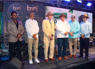 Baní estrena su Cigar Night y proyecta el sur como destino de experiencias especializadas El encuentro reunió cigarros dominicanos, jazz, ron, whisky y gastronomía local en la costa de Matanzas, en una apuesta por diversificar las experiencias turísticas de Peravia y abrir nuevas oportunidades para el destino