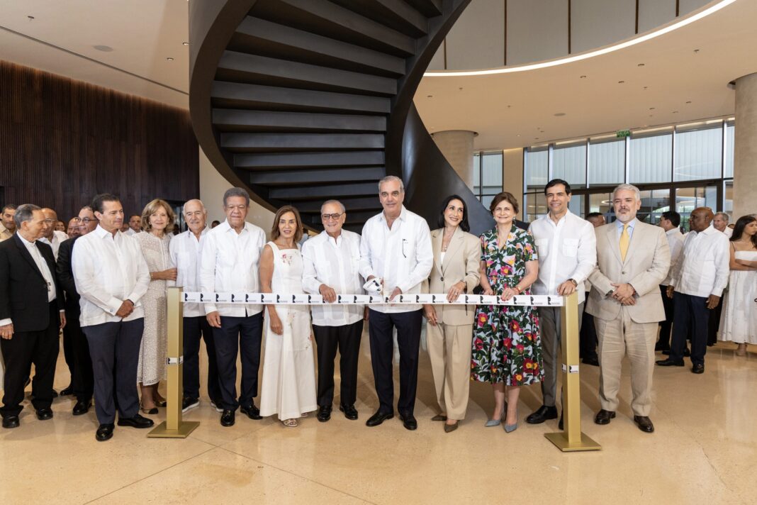 Inaugurado el viernes 23 de octubre con el presidente Luis Abinader en el corte de cinta, el espacio impulsado por Frank y Haydée Rainieri abrirá al público el miércoles 28 y suma arte, memoria y educación a la oferta del principal polo turístico del país.