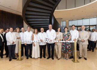 Punta Cana abre su ventana cultural: el Centro Cultural Rainieri llega para contar la historia y el arte de República Dominicana Inaugurado el viernes 23 de octubre con el presidente Luis Abinader en el corte de cinta, el espacio impulsado por Frank y Haydée Rainieri abrirá al público el miércoles 28 y suma arte, memoria y educación a la oferta del principal polo turístico del país.