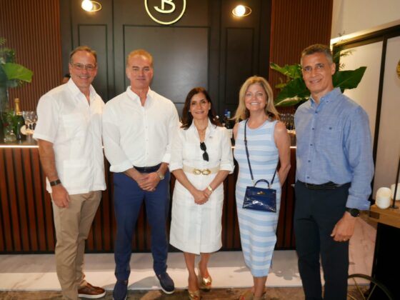 Chuck Feddersen,Jason Kycek, Leah Campos,Meg Tollison y Andres Pichardo