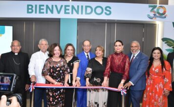 Bolsa Turística del Caribe celebra 30 años de trayectoria con la apertura de su trigésima edición En la apertura de la BTC 2026 en el corte de la cinta figuran monseñor Julio Cesar Cornielle, Roberto Rodríguez, Miguelina de Subervi, Yira Ramonet, Luis Felipe Aquino, Luisa de Aquino, Nadkyi Duque, Iván Mancebo y Sarah Hernández.
