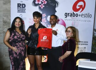 Grabo Estilo presente en RDFW 2026 con stand dedicado a la concientización sobre el cáncer de mama Valentina Campion, junto al equipo de Grabo Estilo en el stand