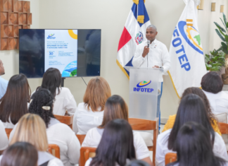 La Escuela Guarocuya del Infotep ha capacitado a 988 participantes en Barahona que se integran a la hotelería y al turismo en el Suroeste El subdirector de la Regional Sur del Infotep, Elvis Céspedes, destacó los avances de la programación formativa de la Escuela de Formación Técnico-Profesional Guarocuya del Infotep.