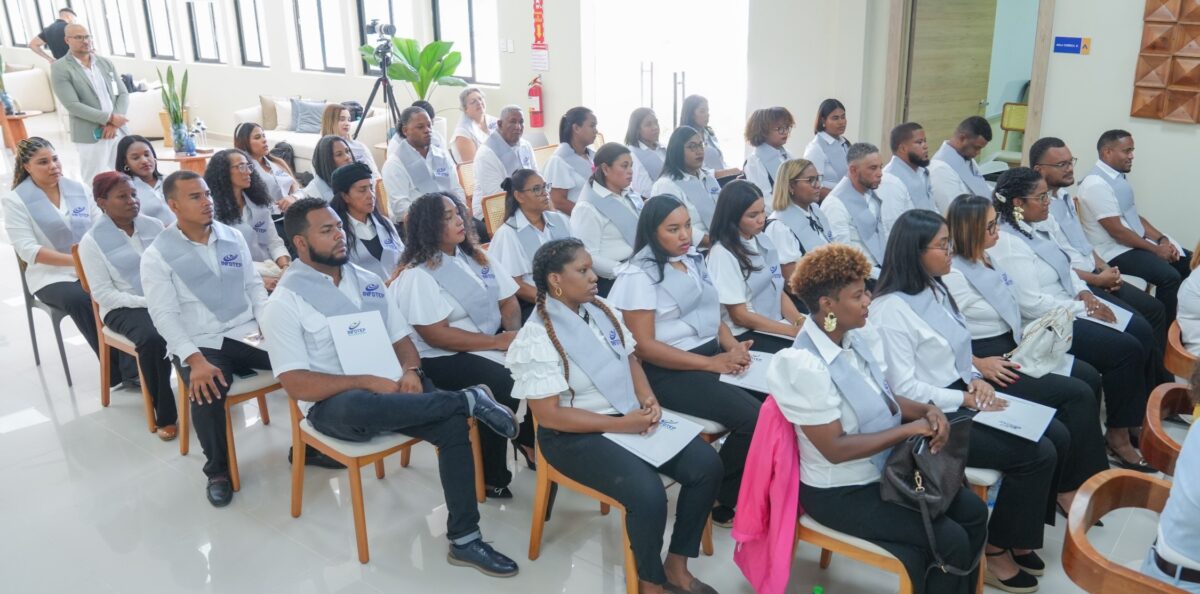 Graduados concluyeron capacitacon en la Escuela FTP Guarocuya en diplomado en Cultura y Servicios Turísticos