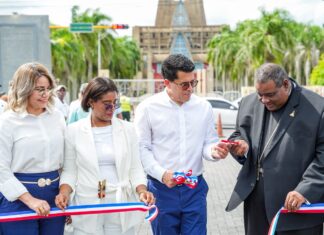 David Collado entrega obras por más de 25 millones en el entorno de la Basílica de Higüey Al dejar inauguradas las obras de infraestructuras de orden y embellecimiento en el entorno de la basílica en Higüey, el ministro de Turismo dijo que las mismas se reflejarán en mayor visita de feligreses al espacio religioso