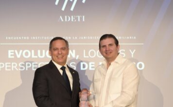 ADETI reconoce avances y transformación digital de la Jurisdicción Inmobiliaria Henry Molina y Andres Marranzini Grullon