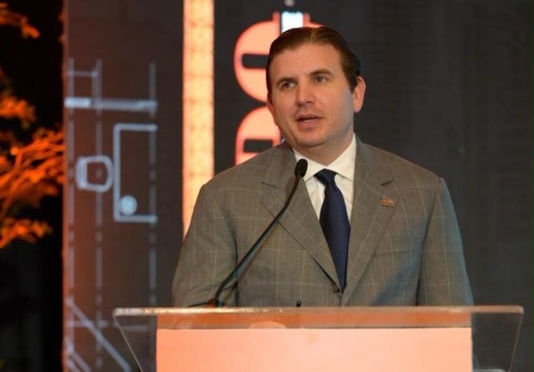 Andrés Marranzini Grullón, director ejecutivo del Fideicomiso Punta Bergantín, durante su participación en el Construction & Real Estate Summit – Región Norte 2026, organizado por Revista Mercado