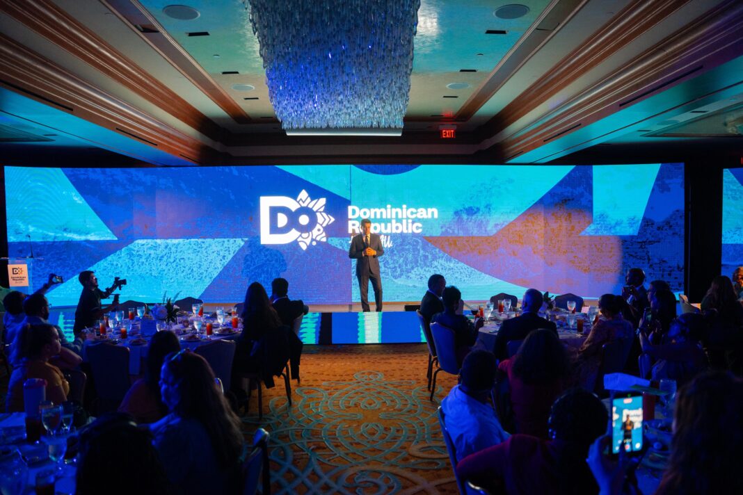 Esa novedosa estrategia de promoción del ministro de Turismo ha garantizado que RD reciba millones de visitantes.