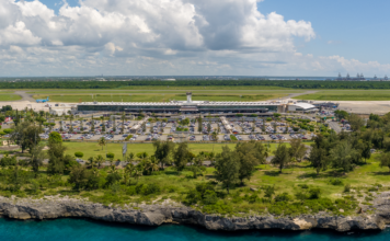 República Dominicana se alista para una temporada récord: cerca de 1,9 millones de asientos conectarán el Caribe con el mundo este invierno Con un incremento sin precedentes desde el mercado canadiense, el debut de una ruta directa histórica desde Roma y la transformación infraestructural de sus principales terminales, la red de aeropuertos operada por AERODOM y VINCI Airports se posiciona como el epicentro del viaje caribeño entre octubre y marzo.