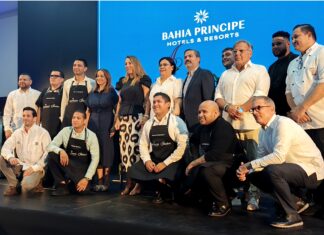 Cuando el talento se sirve en copa: la masterclass que apuesta por el futuro del turismo dominicano: “Mixología y su evolución en la hotelería” En la imagen los protagonistas detrás de la masterclass “Mixología y su evolución en la hotelería” que abordó temas tales como la Coctelería de autor, mixología molecular y experiencias multisensoriales; las texturas y presentación de bebidas; Café, cacao y ron dominicano: identidad, creatividad y maridajes, entre otros.
