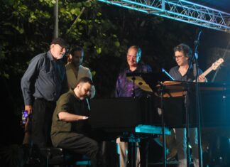 Jazz con sal y brisa: Montesinos se llenó de piano en la novena edición del Festival Restauración El jazz brilló frente al mar: grandes estrellas internacionales protagonizaron la novena edición del Festival Internacional de Jazz Restauración