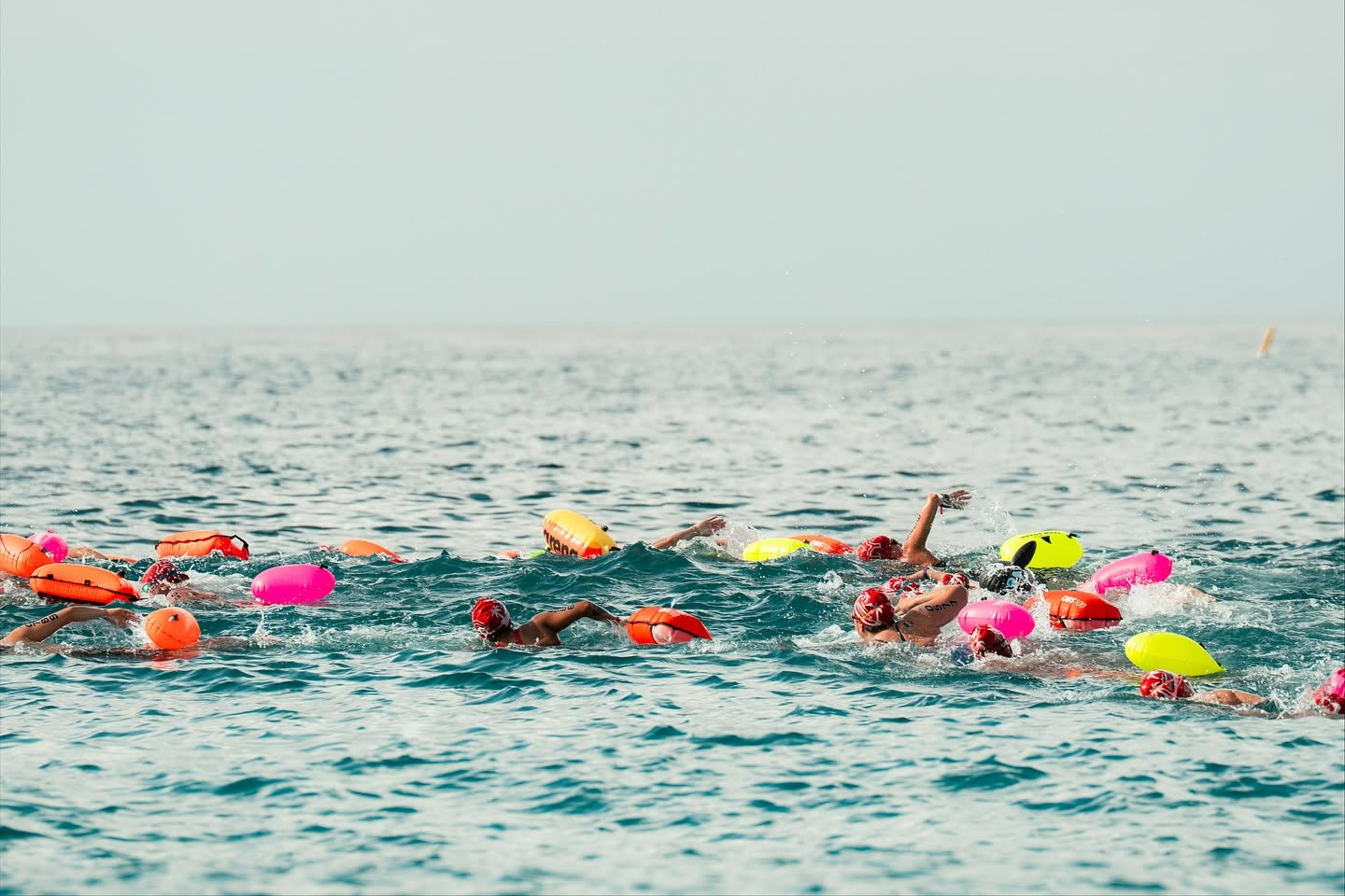 Nadadores de Oceanman Bayahíbe 2025.