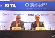 Foro ALTA 2026: la aviación latinoamericana busca cómo crecer sin encarecer los viajes Roberto Alvo y Peter Cerdá en la rueda de prensa de inicio del ALTA Leaders Forum 2026 en México.