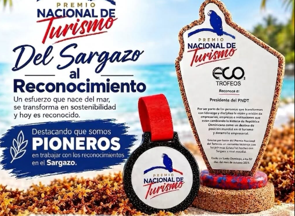 Las placas elaboradas con sargazo añadieron una dimensión ambiental a la ceremonia del Premio Nacional de Turismo