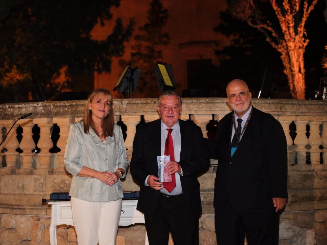 Francesco Frangialli recibe el WTTC Icon Award por sus contribuciones al turismo internacional