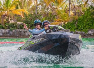 Turismo pone a consulta un marco para regular el turismo náutico: tasas por pie de eslora, veto a motos acuáticas de alquiler y licencia anual para operadores El borrador de resolución conjunta para un marco regulatorio del subsector Turismo Náutico abierto a observaciones hasta el próximo viernes 30 de octubre, coincide en varios puntos con el proyecto de ley que estudia el Senado. Foto: Jet Skie Punta Cana