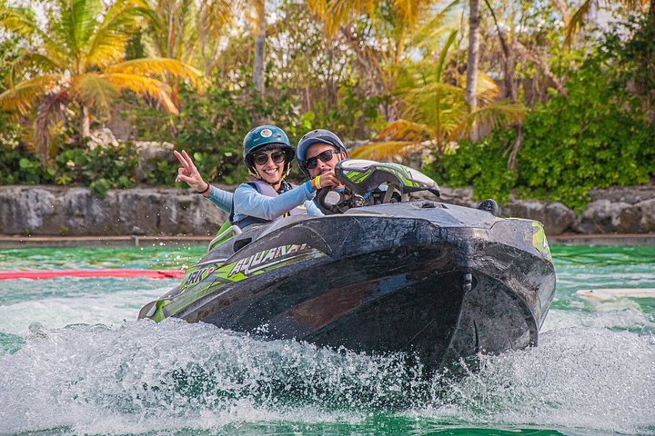 El borrador de resolución conjunta para un marco regulatorio del subsector Turismo Náutico abierto a observaciones hasta el próximo viernes 30 de octubre, coincide en varios puntos con el proyecto de ley que estudia el Senado. Foto: Jet Skie Punta Cana